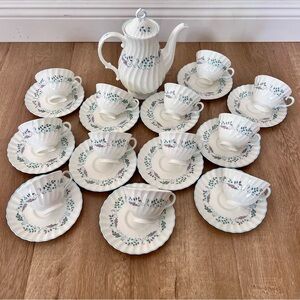 Royal Doulton Glen Auldyn 25 PCs Tea Set - Teapot, 6‎ X Cups, 6 X Saucers H4959